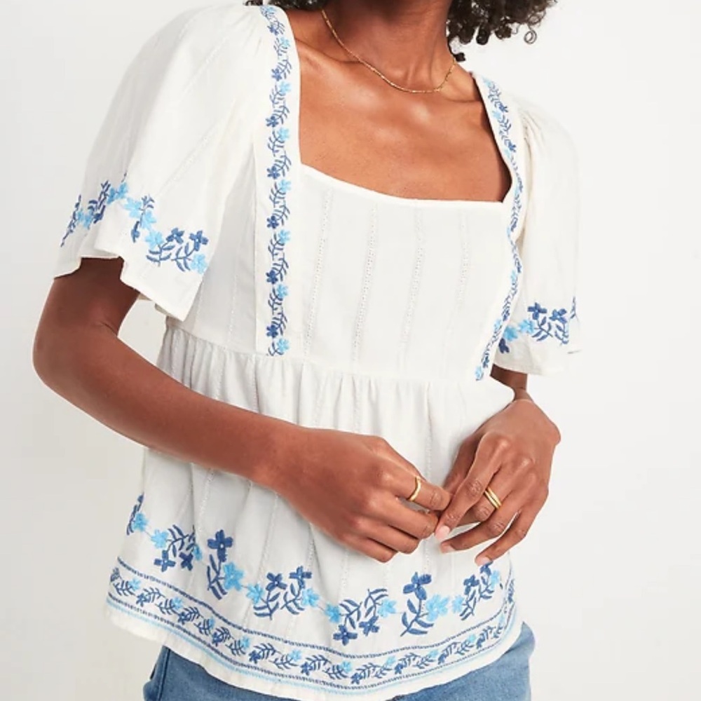 Old Navy Embroidered Flutter Sleeve Square Neck Top small
